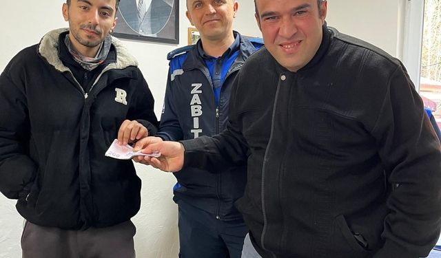Merzifon'da temizlik personelinden örnek davranış: Bulduğu parayı sahibine teslim etti