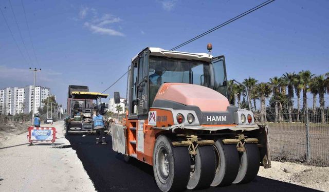 Mezitli'de içmesuyu hattı yenilendi, yollar asfaltlandı