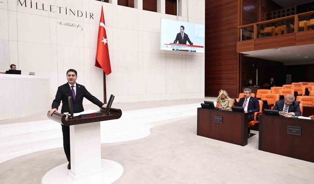 MHP'li Özdemir: 'Basın kartı bulunmayan veya kurumsal bir kimlik altında akredite edilmemiş şahısların basın faaliyeti adı altında yürüttükleri çalışmaların engellenmeli'