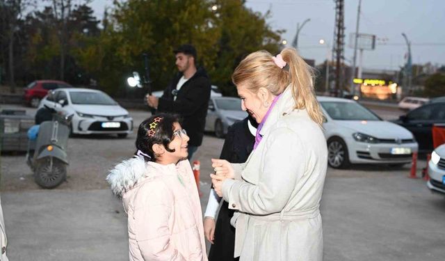 Milletvekili Ölmeztoprak KADEM'i ziyaret etti, deprem sonrası dayanışmayı da değerlendirdi