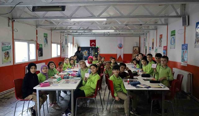 Minikler, bilimin renkli dünyasına adım attı