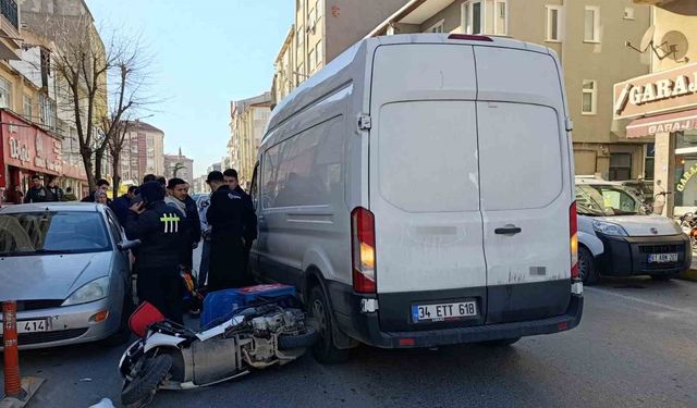 Motosikletten düşen kurye yaralandı