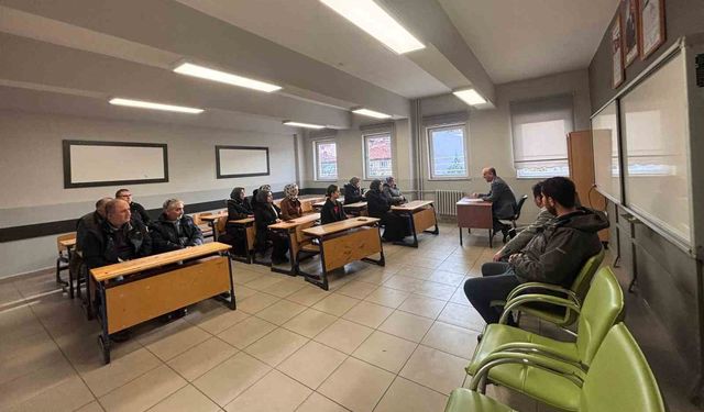 Müdür Kilitci: 'Velilerin bilinçli tutumu öğrencilerin başarısında önemli rol oynamaktadır'