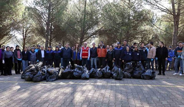 Muğla Büyükşehir Belediyesi'nin temizlik seferberliği Ula Göleti'nden başladı