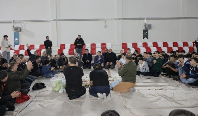 Murat Dağı Gençlik Kampı'nda gece etkinliği