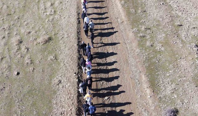 Muş'ta 'Adımlarla Keşfet' projesi kapsamında doğa yürüyüşü