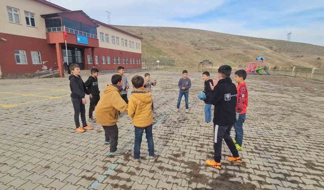 Muş'ta geleneksel oyunlar yaşatılıyor