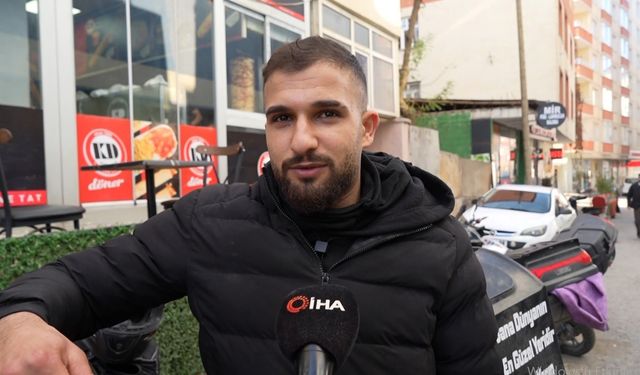 Muş'ta üşüyen kuryeye eldivenini veren polis gönülleri ısıttı