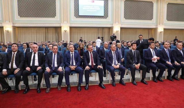 Nahçıvan'da 2. Serhat İlleri Bölgesel Ekonomi Forumu düzenlendi