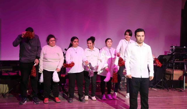 Nevşehir'de '3 Aralık Dünya Engelliler Günü' programına büyük ilgi gördü