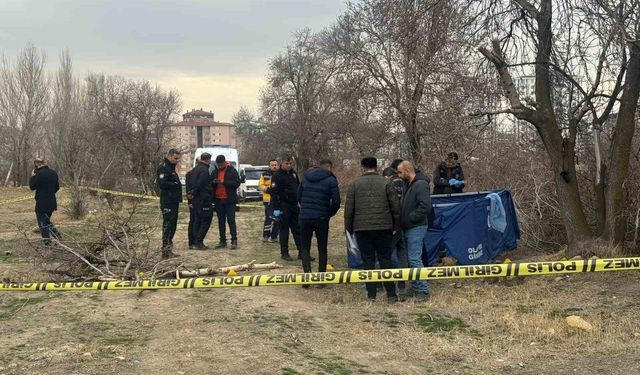 Niğde'de arazide erkek cesedi bulundu