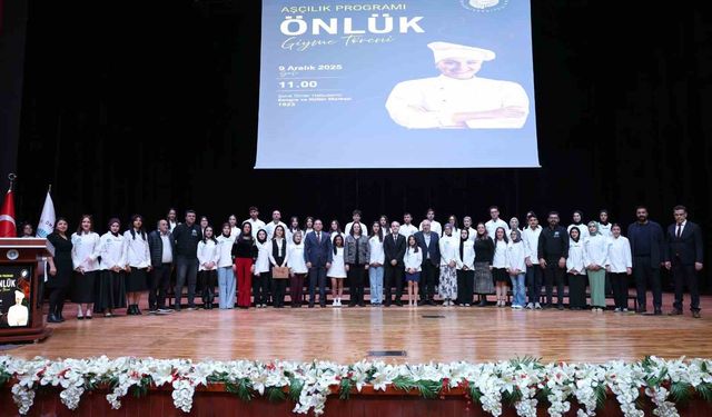 Niğde'de aşçılık öğrencileri beyaz önlüklerini giydi