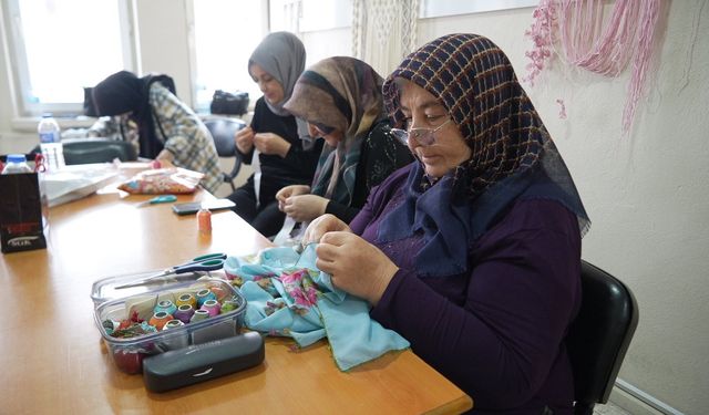 Niğde'de hayat boyu öğrenmeye yoğun ilgi: 191 kursta 4 bin 802 kursiyer eğitim alıyor