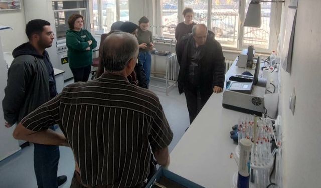 Öğrenciler analizleri yerinde gördü