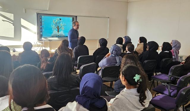 Öğrenciler bilinçli enerji tüketimi hakkında bilgilendirildi