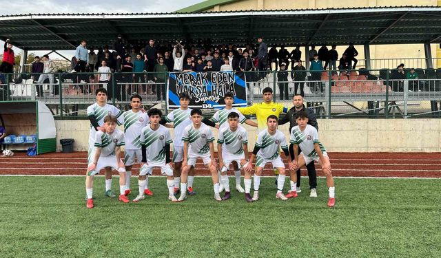 Okul Sporları Gençler Futbol Müsabakaların şampiyonu Mesleki ve Teknik Anadolu Lisesi