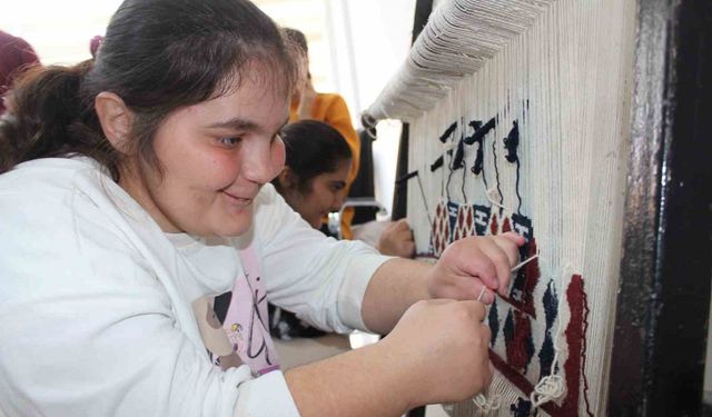 Özel bireyler mutfağa girip yaptıkları kurabiyelerle ağızları tatlandırdı