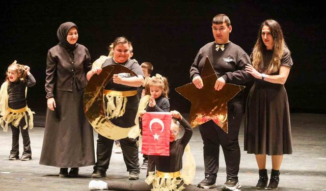 Özel çocuklar ayakta alkışlandı