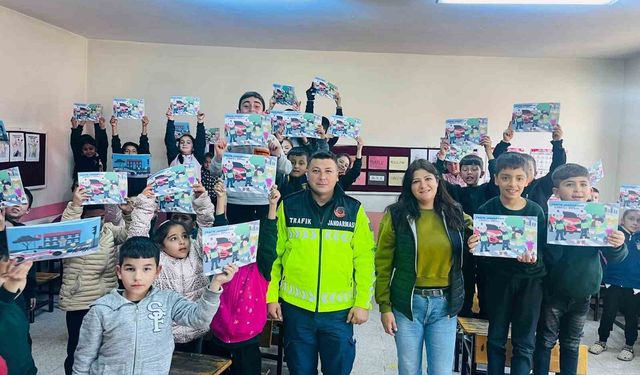 Pozantı'da ilkokul öğrencilerine trafik eğitimi