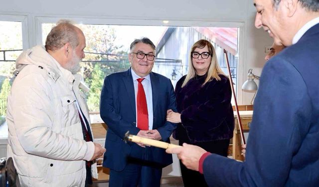 Rektör Özölçer ile Yazar Dr. Sait Başer, BEUN Çalgı Yapım Atölyesini ziyaret etti