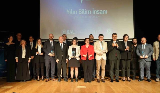Rektör Savaş, 2024 Genç Bilim İnsanı Ödülleri programına katıldı