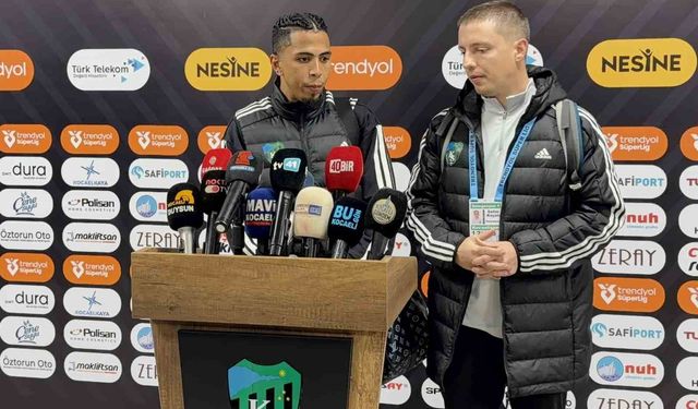 Rigoberto Rivas: 'İlk yarıyı 3 puanla kapattığımız için mutluyuz'