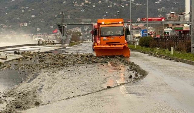 Rize'de fırtına