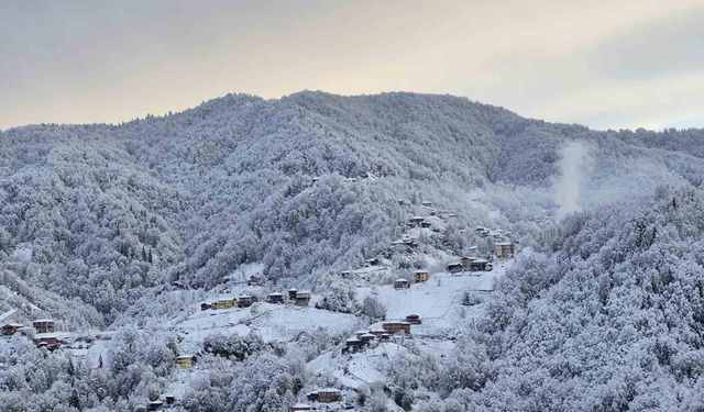 Rize'nin yüksek kesimlerinde kar kalınlığı 1 metreyi aştı