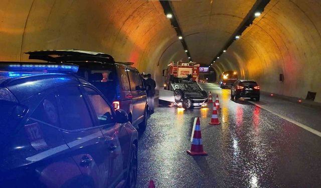 Sağanak yağış kazayı beraberinde getirdi: Tünel'de takla attı