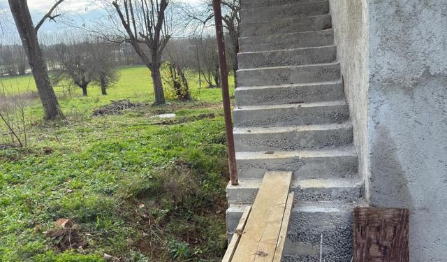 Sakarya'da merdivenden düşen şahıs yaralandı