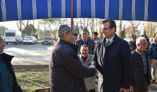 Salihli Kaymakamı Güldoğan Sarıpınar'da sorunları dinledi