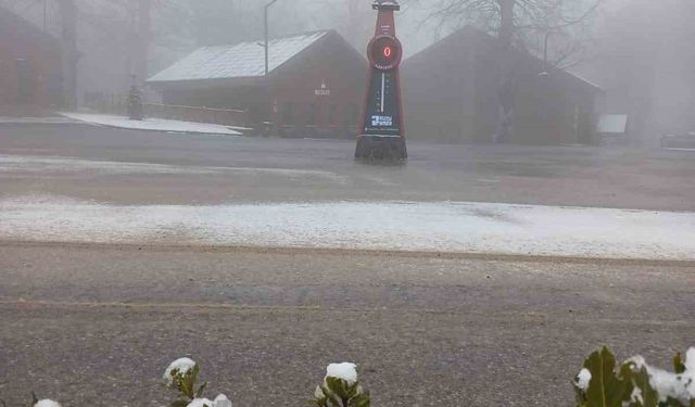 Samanlı Dağları'nın zirvesinde kar yağışı devam ediyor