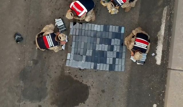 Şanlıurfa'da jandarmadan kaçakçılık operasyonu: 249 cep telefonu ele geçirildi