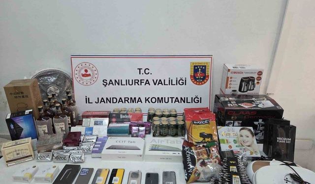 Şanlıurfa'da kaçakçılık operasyonunda çok sayıda kaçak ürün ele geçirildi
