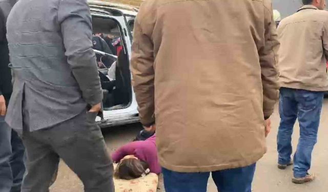 Şanlıurfa'da kamyonet ile hafif ticari araç çarpıştı: 2'si çocuk 4 yaralı