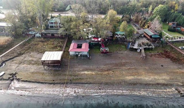 Sapanca Gölü'nde gizli borular, kesilen sazlıklar, işgal edilen kıyılar