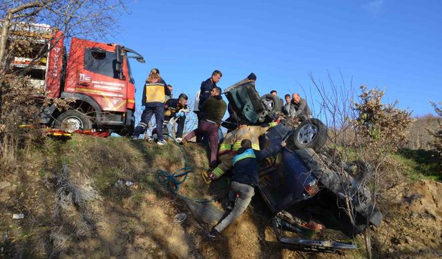 Şarampole uçan otomobilin sürücüsü yaralandı