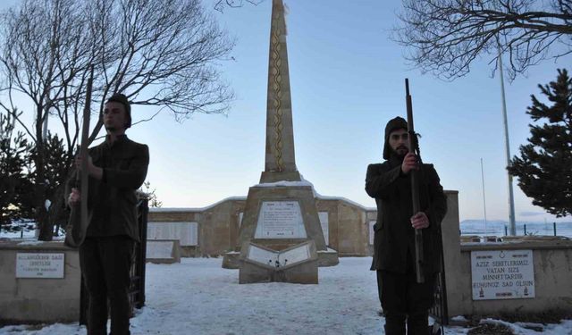 Sarıkamış şehitleri için eksi 10 derecede saygı nöbeti