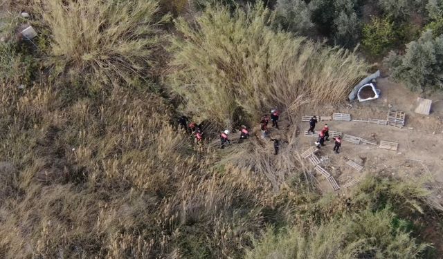 Sazlıkta gizlenen şahıs dron kamerasıyla yakalandı