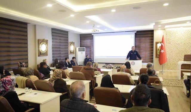 Şehzadeler'de şehit yakınları ve gazilere afet farkındalık eğitimi