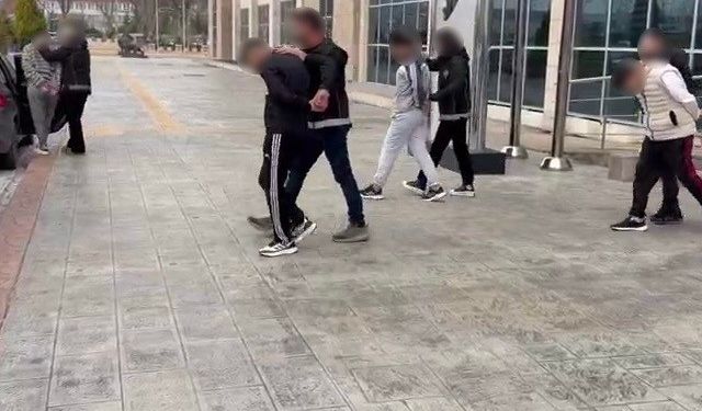 Sentetik uyuşturucuyla yakalanan 4 tacir tutuklandı