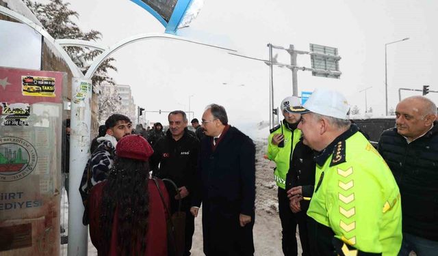 Siirt Valisi Kızılkaya, karla mücadele çalışmalarını yerinde inceledi