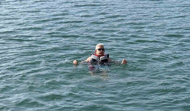 Siirt'te Aralık ortasında Botan Vadisinde suya girdiler