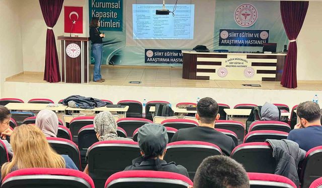 Siirt'te enfeksiyon kontrol önlemleri eğitimi düzenlendi