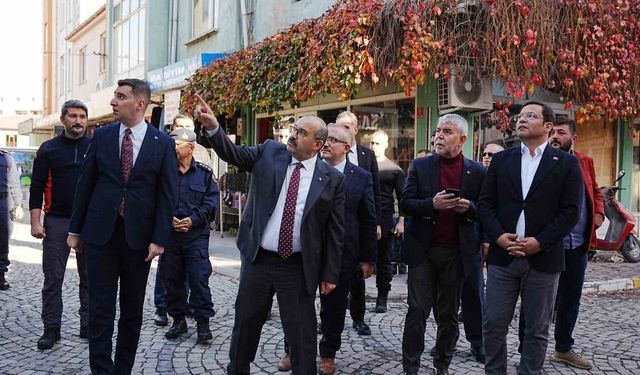 Sındırgı'da depremin yaraları sarılıyor