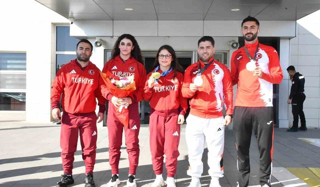 Şırnaklı milli sporculara coşkulu karşılama