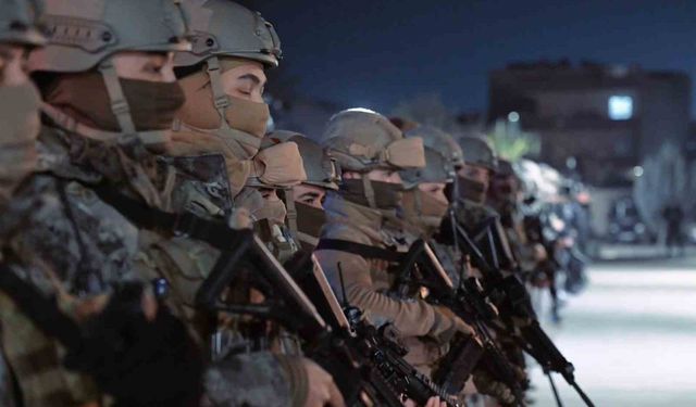 Şırnak'ta 2 milyon 630 bin liralık kaçak ürün ele geçirildi: 11 gözaltı