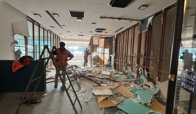 Şişli'de kaçak yapılar tek tek yıkılıyor