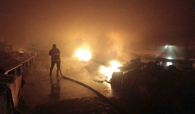 Sorgun'da semt pazarında yangın