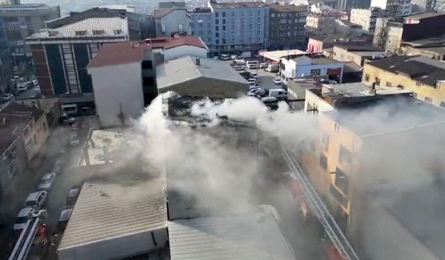 Sultangazi'de bir binada çıkan yangında can pazarı: Alevlerin arasından atladı